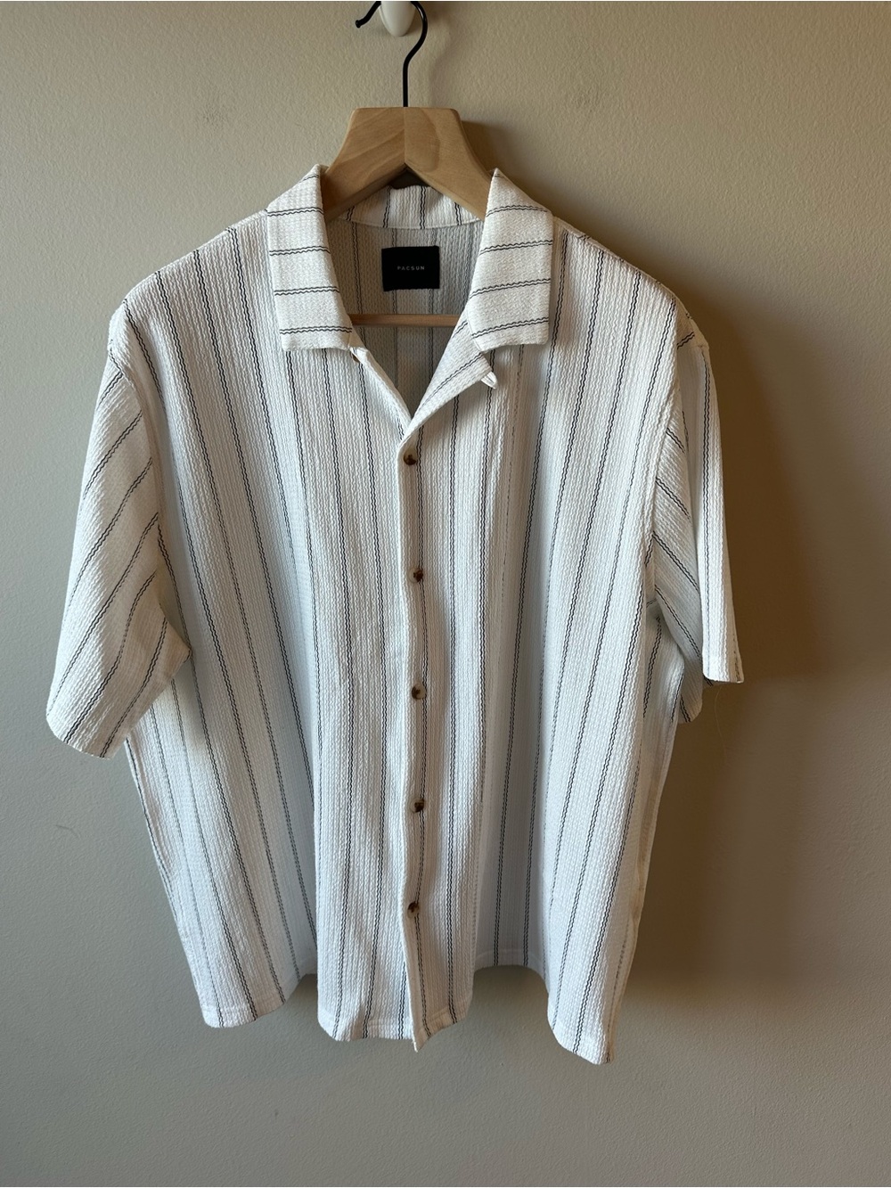 PacSun White Short-Sleeve Button-Up Shirt with Black Stripes